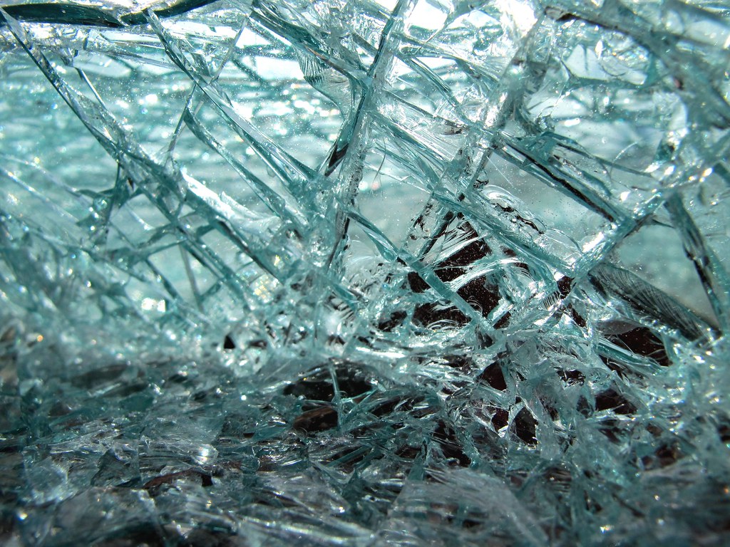 Cracked, shattered laminated safety glass